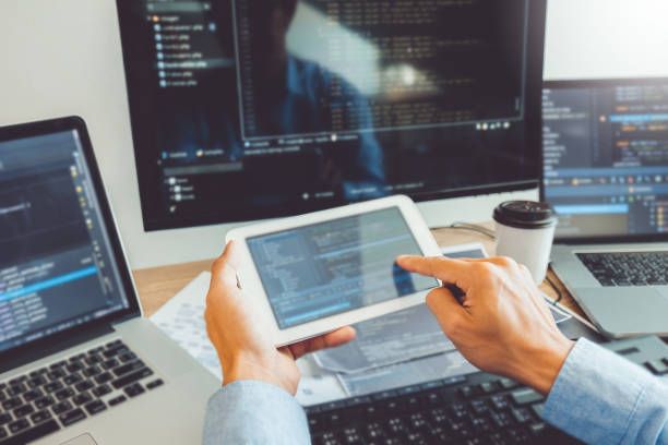 Qué tipo de servicios ofrece una empresa de software en el mundo digital Desarrollo de aplicaciones moviles 2