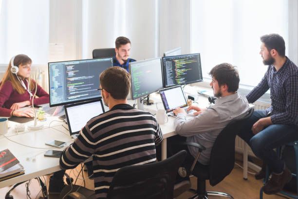 Qué tipo de servicios ofrece una empresa de software en el mundo digital